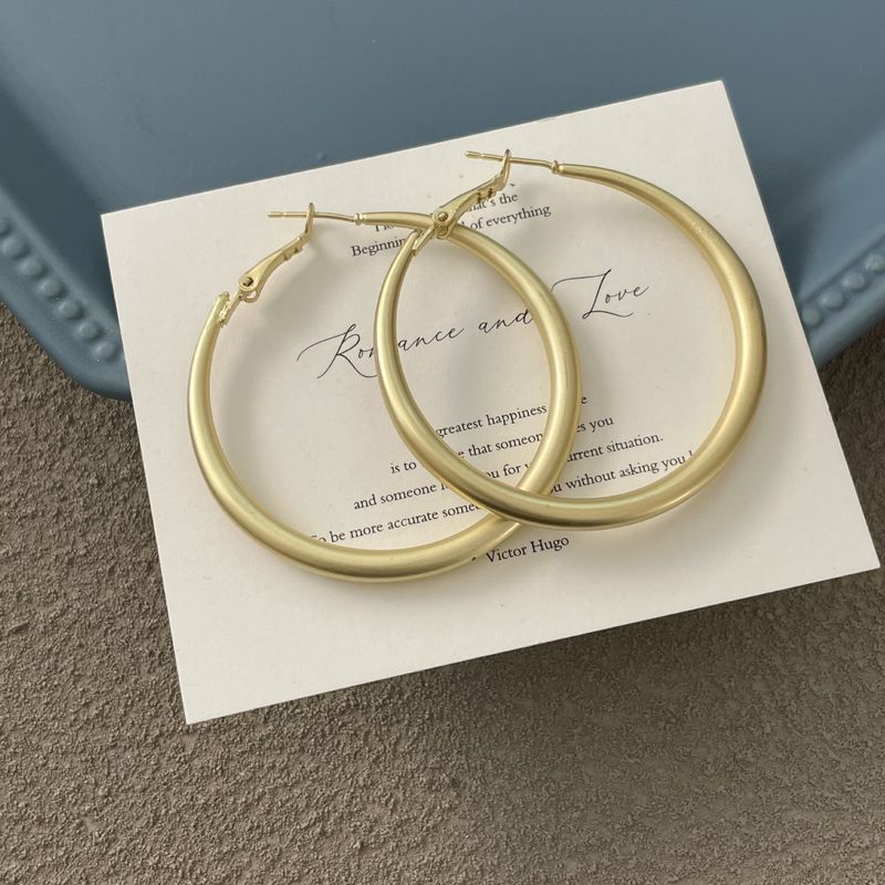 Orecchini a cerchio esagerati e spessi in metallo lucido argento per donna, nuovi orecchini a cerchio con design unico e alla moda._voghion.com