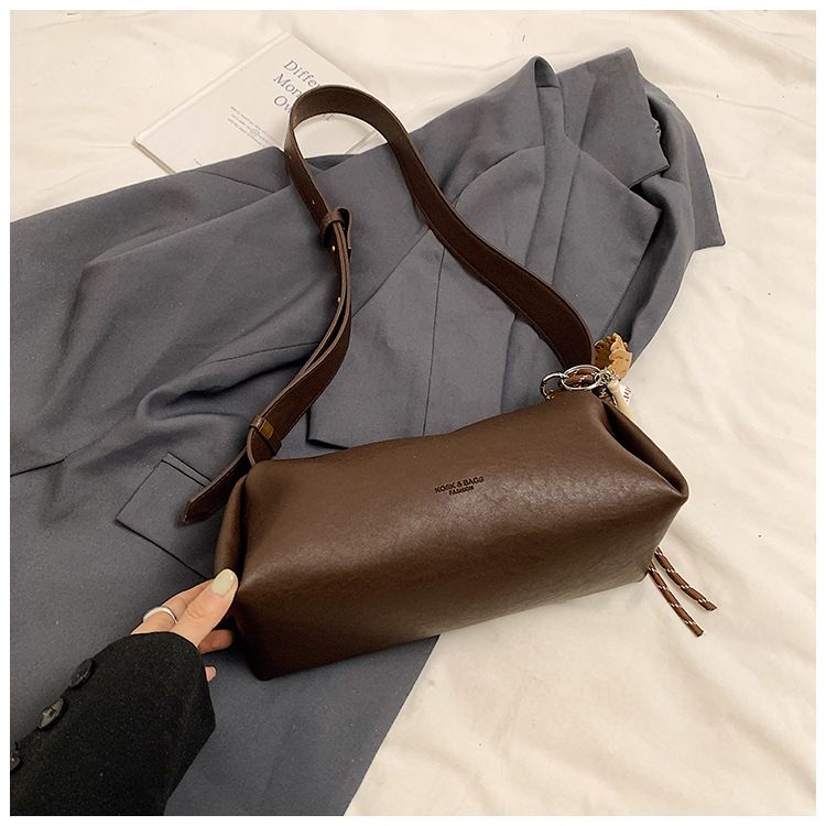 Small niche design pillow soft 2024 new autumn and winter wide strap armpit commuting exquisite single shoulder_voghion.com