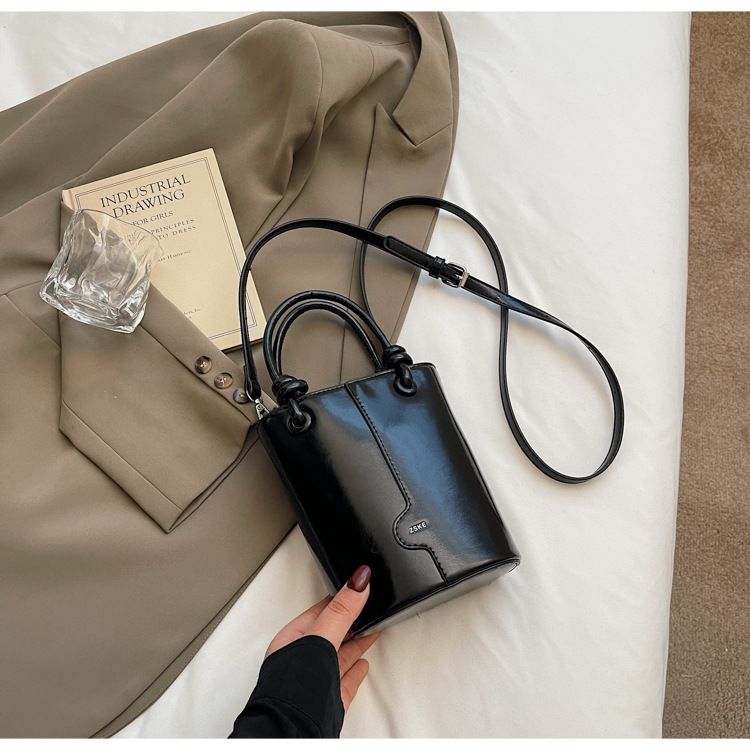 Women's Bucket Bag Stylish Silver Spice Single Shoulder Crossbody Bag With Retro Texture Carrying Bucket Bag_voghion.com