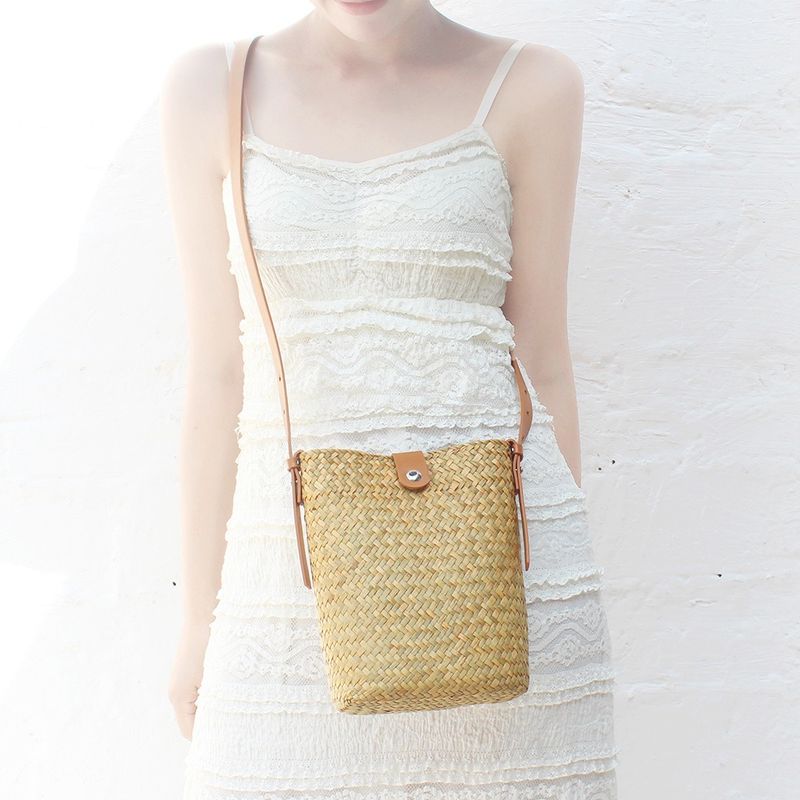 Straw - Woven Hand - Knitted Cross - Body Bag, A Niche And Versatile Shoulder - Carried Coin Purse, Raffia Mobile Phone Bag For Beach Vacations, Women_voghion.com