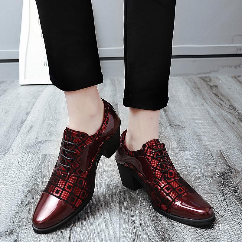 2024 Neue spitze Lederschuhe für Herren, grenzüberschreitende Lederschuhe für Herren, die die Körpergröße erhöhen, Jugendmode, kleine Lederschuhe im britischen Stil, Herrenmode_voghion.com
