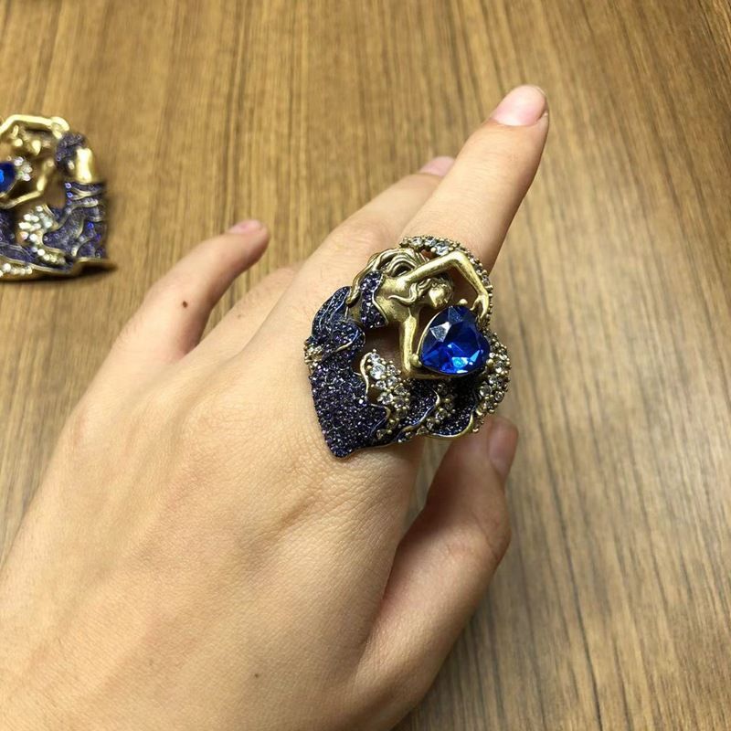 Vintage Retro Jewelry Personality Design Pave Blue Diamond Ring Heart Pendant Necklace Sweater Chain Versatile Women_voghion.com