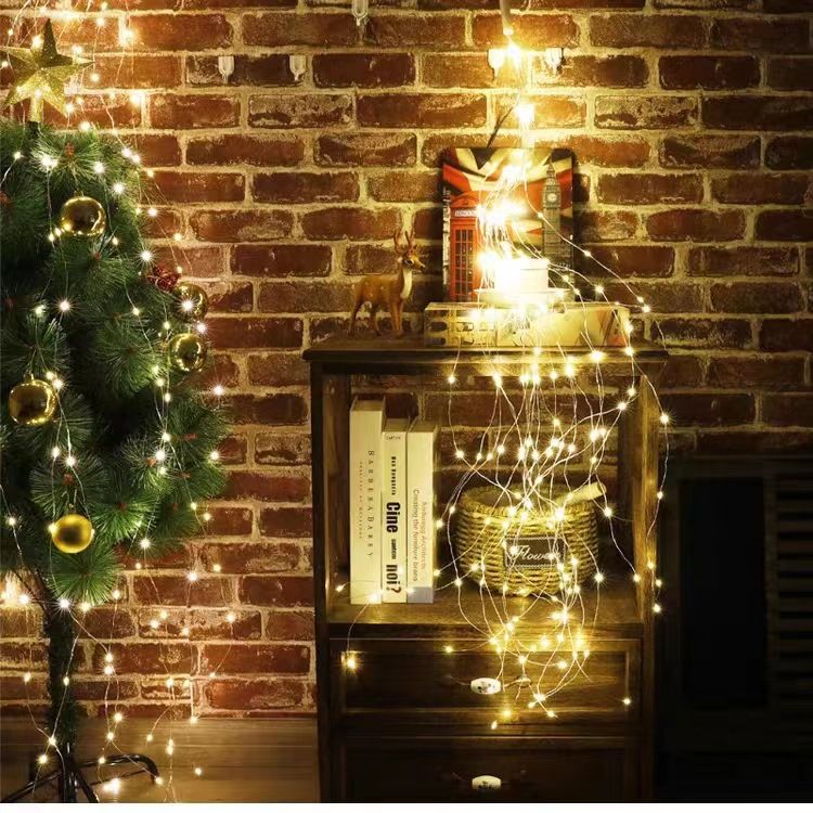 Luzes de LED tipo fada – Luzes de fio de cobre em cascata para decoração interna e externa, luzes cintilantes conectáveis por tomada (à prova d'água IP44)_voghion.com