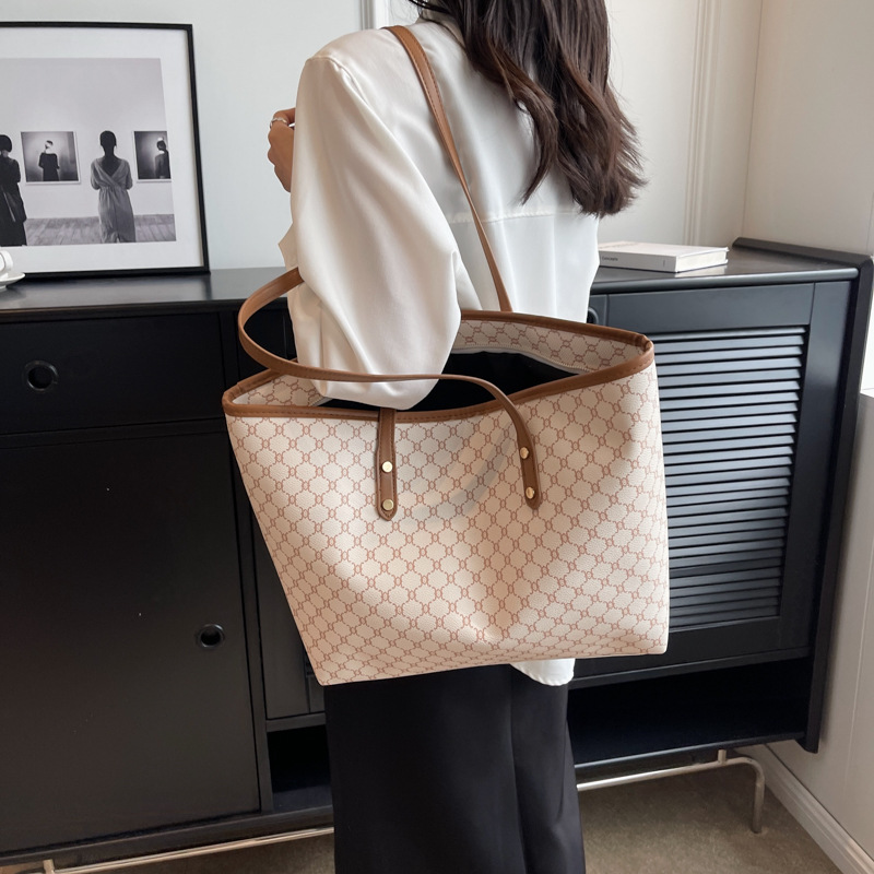 New Advanced and Fashionable Hundred Pai Hand Carrying Bag Popular Women's Shoulder Bag High Capacity Tote Bag_voghion.com