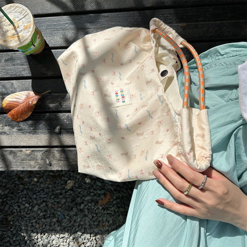 Gepäck Geprägte Cartoon-Canvas-Tasche für Damen, große Kapazität, Handhandtasche zum Einkaufen zur Arbeit, Pendeltasche_voghion.com