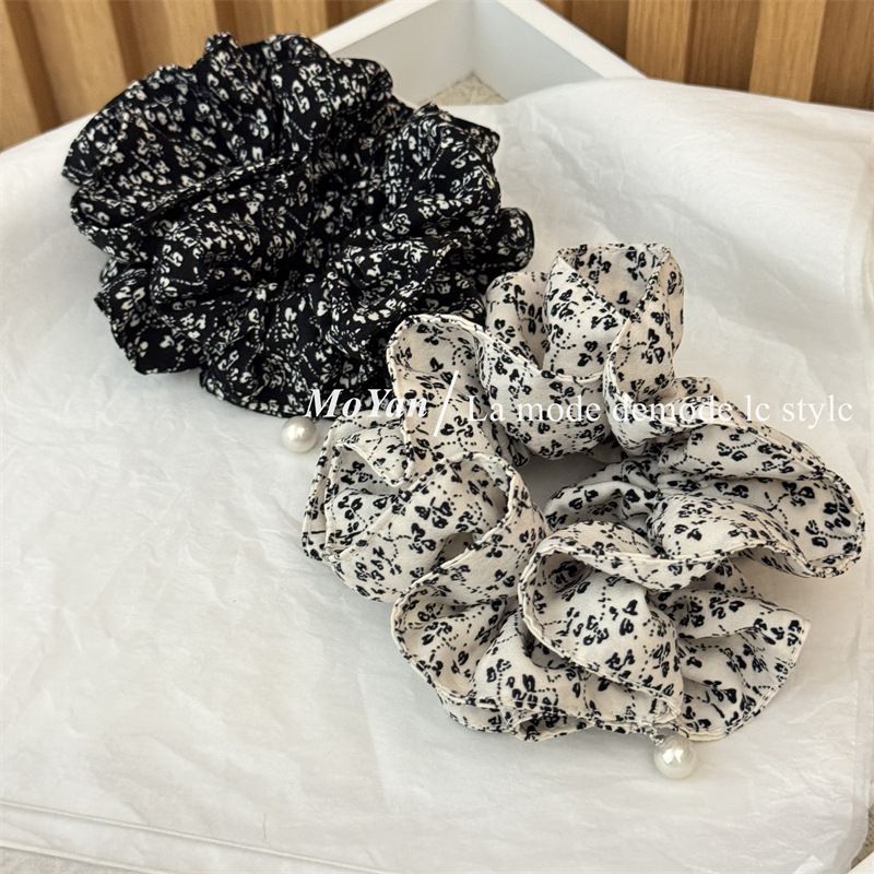 Versione coreana del nuovo piccolo tessuto floreale per intestino crasso, fascia per capelli versatile, coda di cavallo, corda per capelli retrò appesa con perle, fascia per capelli con testa Flo_voghion.com
