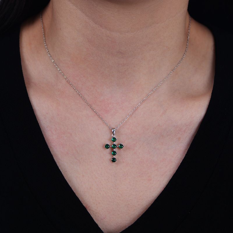 Collar con colgante de cruz de circonita esmeralda para mujer, estilo retro, ligero y lujoso, de plata de ley 925, con cadena para clavícula._voghion.com