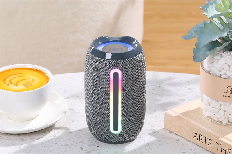 Neuer zylindrischer Kartensubwoofer als Geschenk für Desktop-Outdoor-Miniversion Bluetooth-Kleinstahlkanonenlautsprecher_voghion.com
