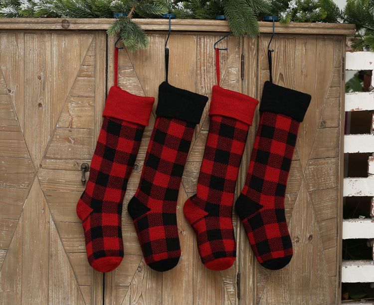 Décoration murale en laine Cadeau de Noël Pendentif Sac de bonbons tricoté Chaussettes à carreaux_voghion.com