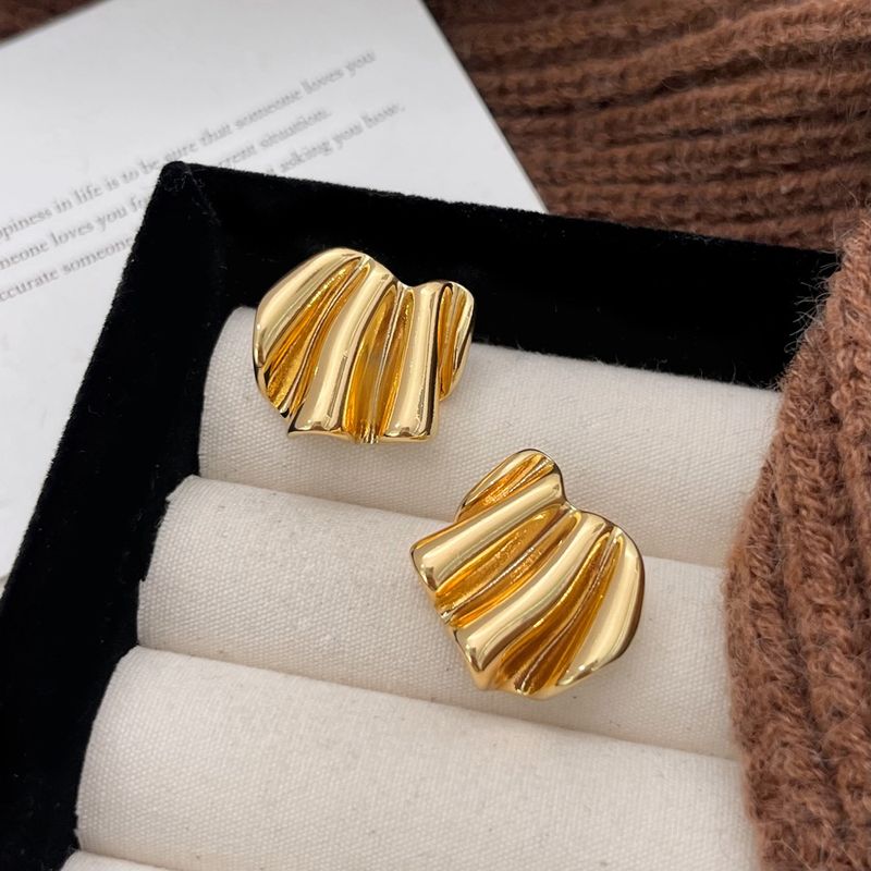2025 Original Design Niche Creative Design Irregular Folded Metal Wind Cold Wave Pattern Earrings Dc1b_voghion.com