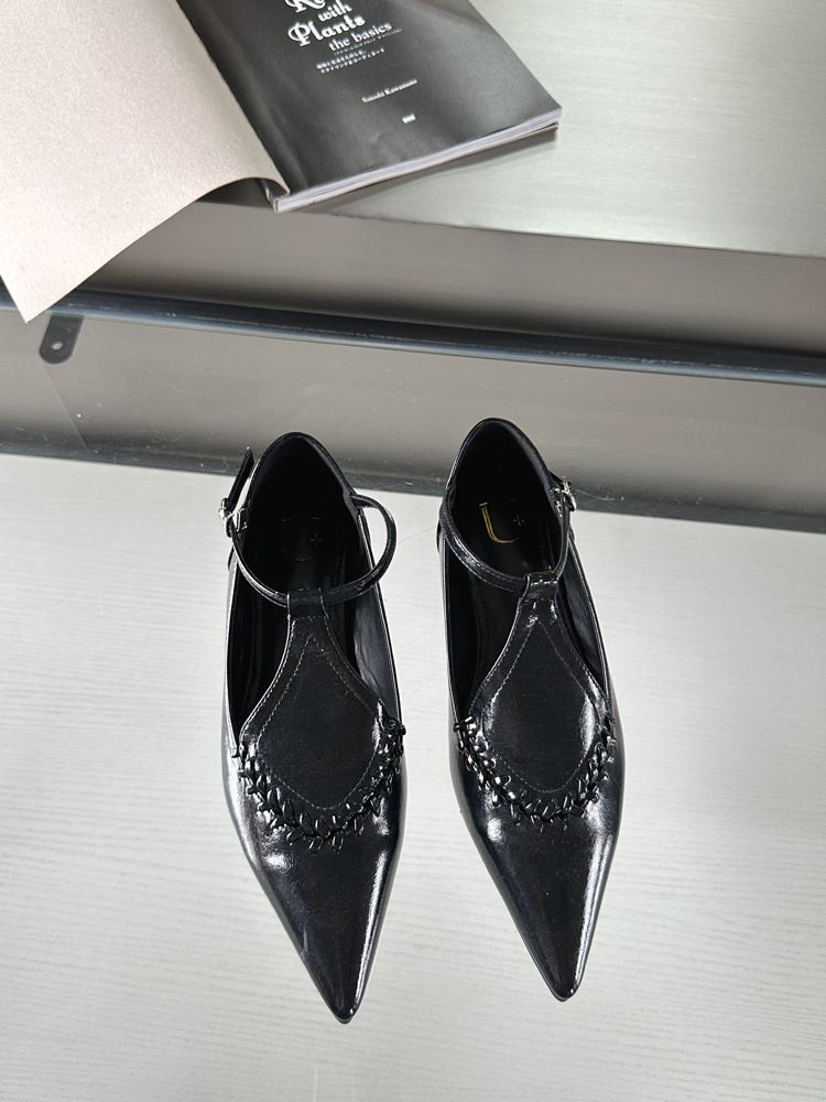 Primavera/Estate 2024 Nuove scarpe basse con punta cava, a forma di T, con superficie intrecciata, con fondo morbido e tacco piatto da donna_voghion.com