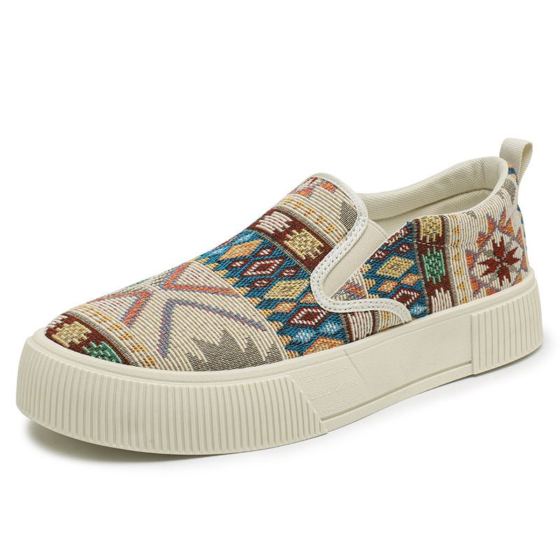 Tendenza etnica primavera 2025: scarpe basse alla moda in stile coreano, stile jacquard, con tacco basso e tacco largo, taglia grande_voghion.com