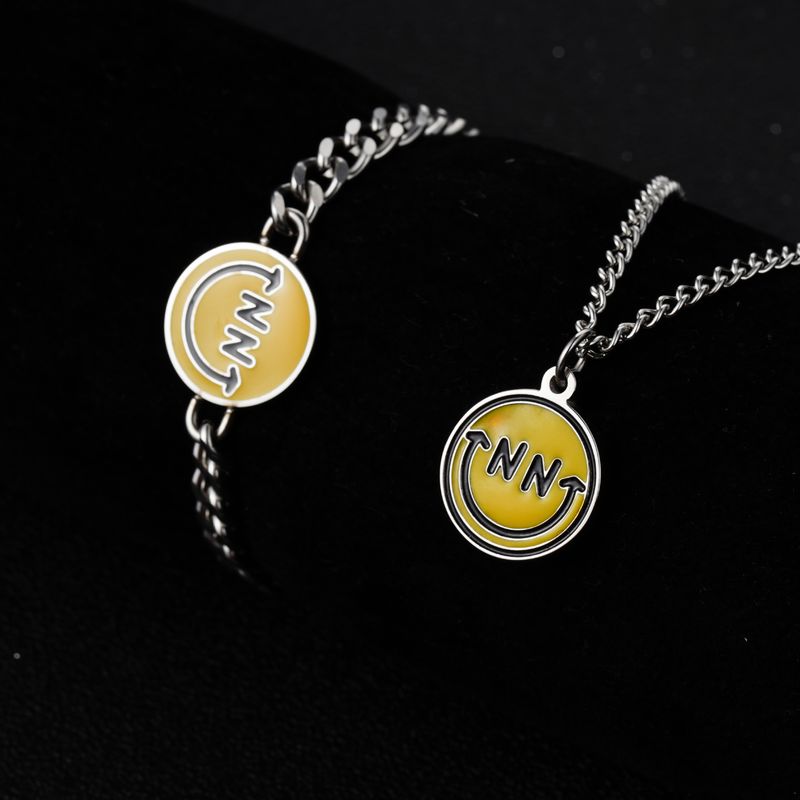 Steel Titanium New Fashion Design Trendy Brand Smile Bracelet Simple Versatile Couple Hip Hop Accessories_voghion.com