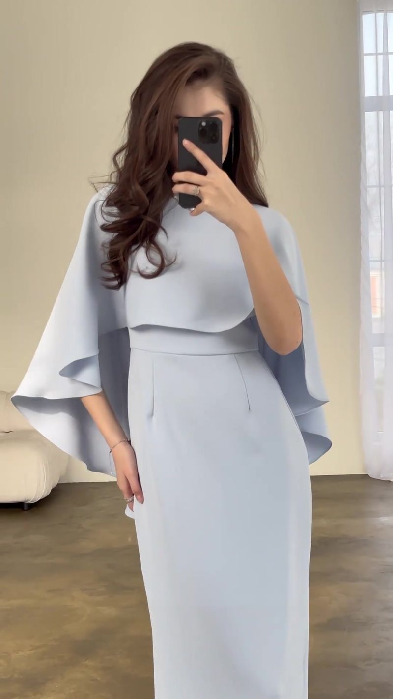 Abbigliamento da donna Nuovo abito a maniche lunghe con scialle in raso tinta unita e vita alta_voghion.com
