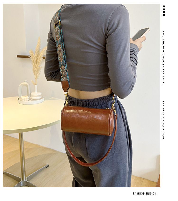 Underarm 2024 new niche women's Japanese and Korean fashion shoulder crossbody Pillow Mini small bag Cylinder_voghion.com