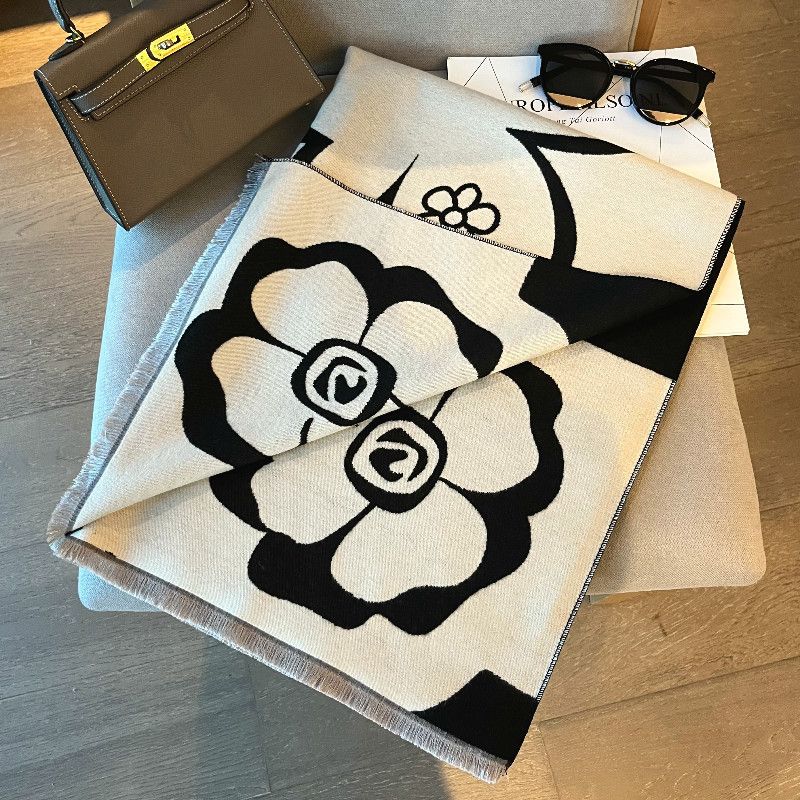 Bufanda de cachemira sintética de lujo: chal de invierno con estampado floral de camelia, suave y elegante accesorio para la oficina._voghion.com
