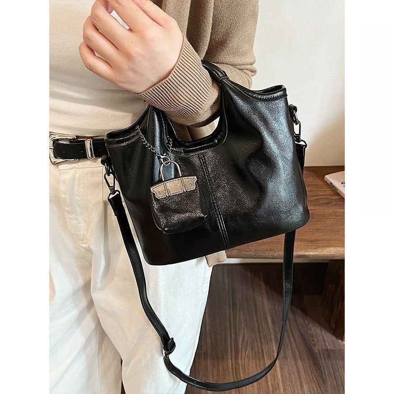 Multifunctional Commuter Tote Bag Fall/Winter 2025 New_voghion.com