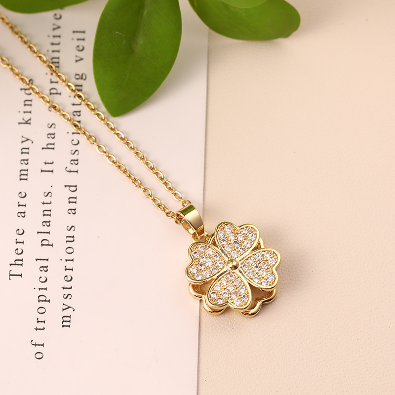 Collana con colletto in acciaio al titanio edizione semplice ed elegante per il nuovo pendente alla moda in titanio con erba a quattro foglie a doppio strato_voghion.com