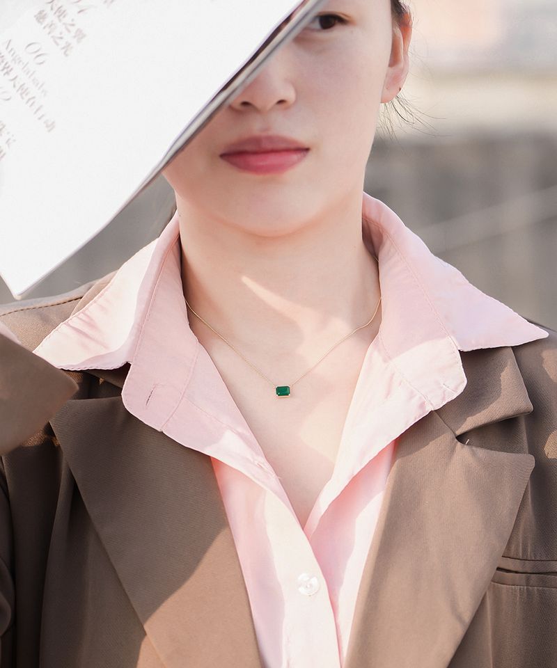 Damenschmuck S925 Sterling Silber Quadratische smaragdfarbene Edelsteinkette Nischendesign Leichter Luxus Einfache Schlüsselbeinkette mit einem einzelnen Diamanten_voghion.com