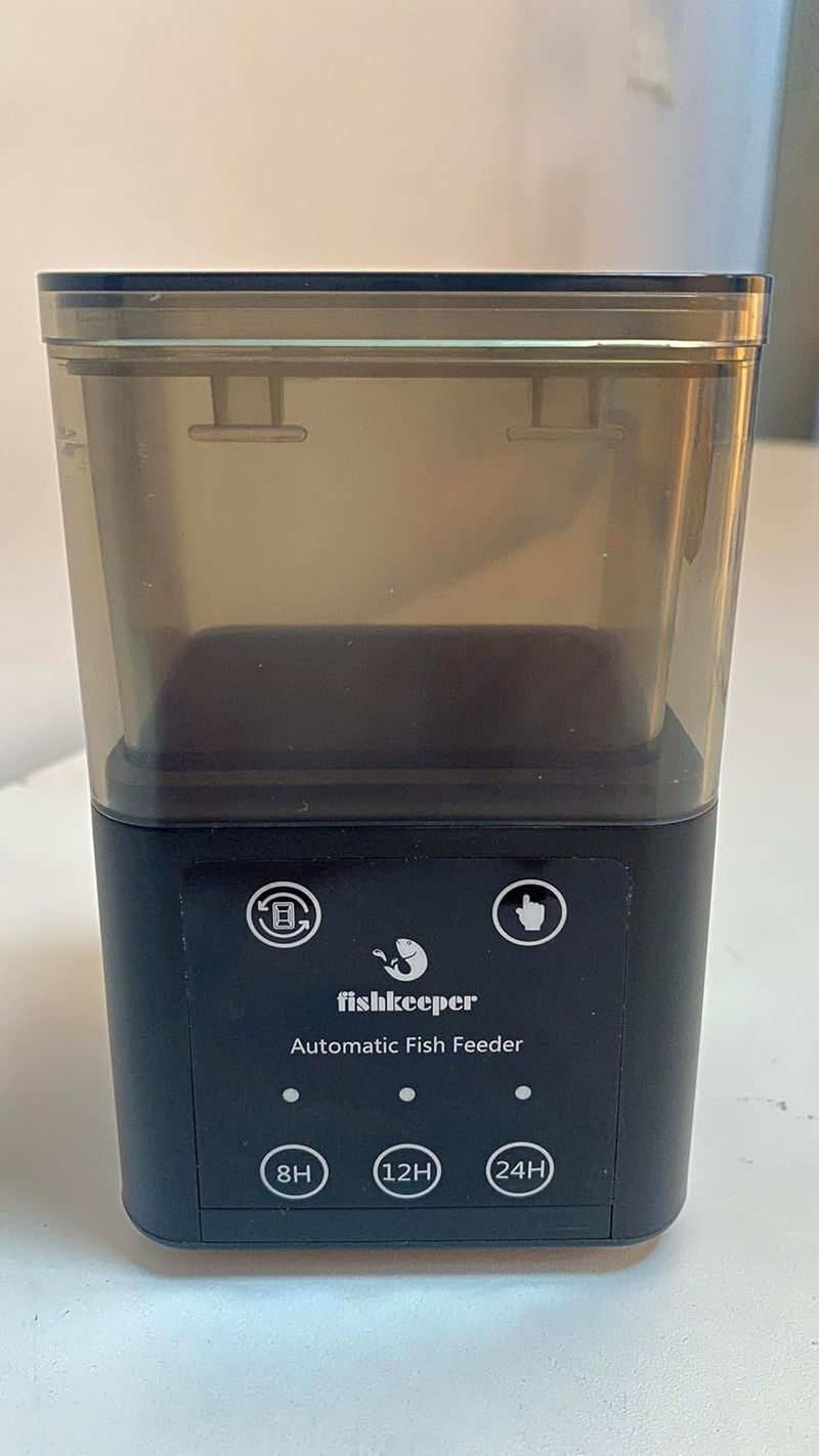 Automatischer Fischfutterautomat mit DREI zeitgesteuerten Fütterungsmodi, 200 ml, geeignet für die Fütterung von Aquarien im Urlaub_voghion.com