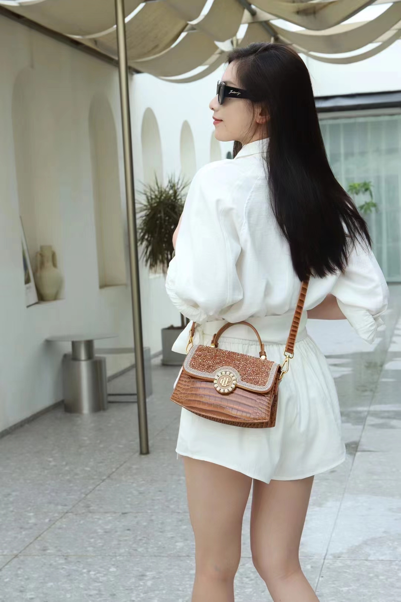 Women's diamond-encrusted handbag high-end fashion age-reducing temperament all-match one-shoulder Messenger bag_voghion.com