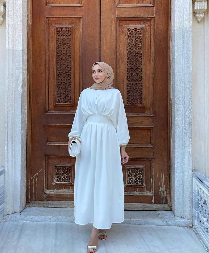 Abbigliamento donna Medio Oriente Turchia Dubai Abito tinta unita con maniche a palloncino Lr728_voghion.com