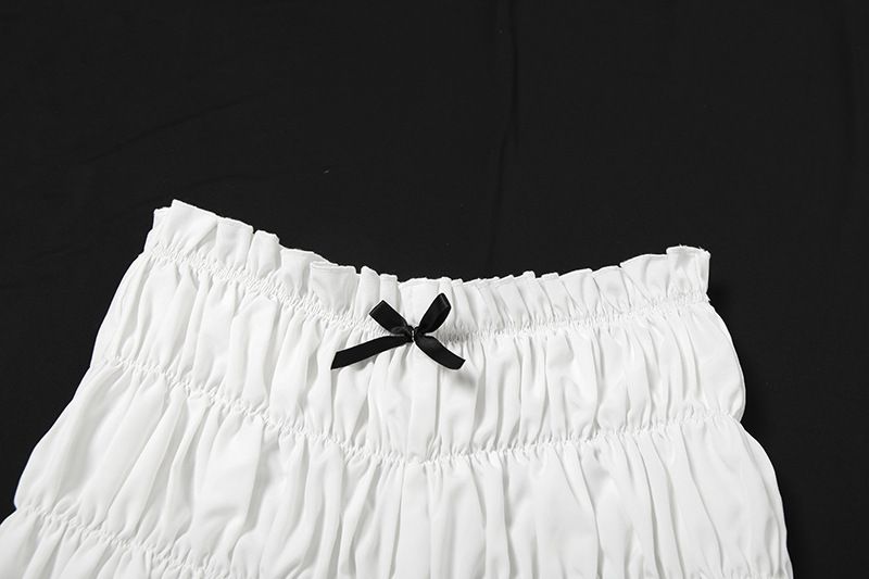 Abbigliamento da donna, dolce e fresco, bretelle, papillon, pantaloncini con orecchie in legno plissettate, completo_voghion.com
