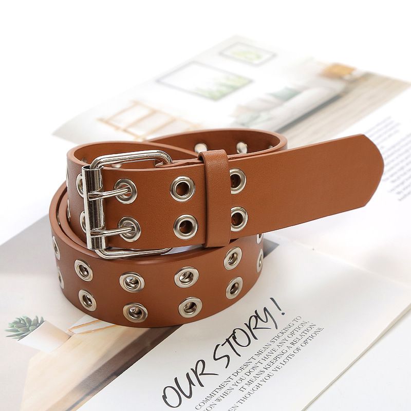 Cintura punk da donna in pelle e metallo traforato con doppia fila di occhielli, tendenza hip-hop_voghion.com