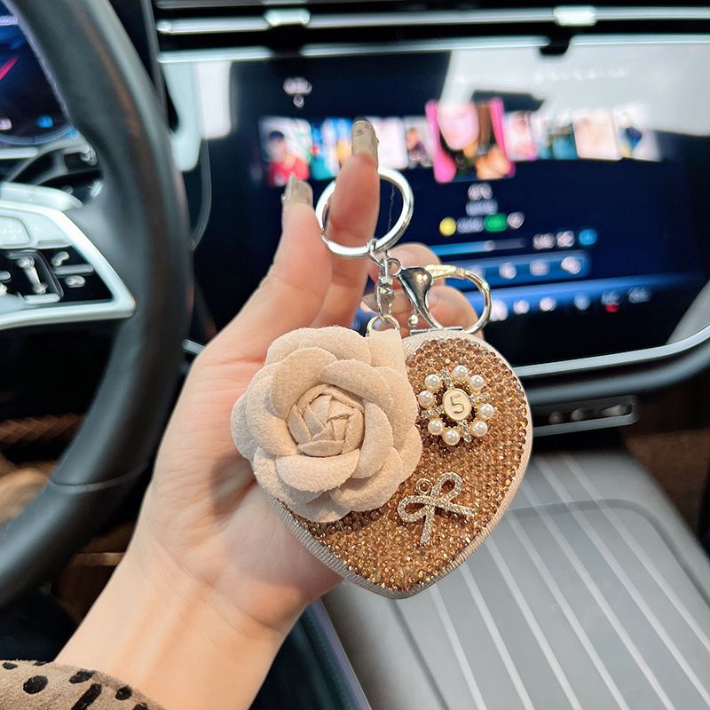 Nuovo portachiavi per auto con ciondolo per borsa con perline e specchio pieghevole portatile a forma di cuore di camelia con strass_voghion.com