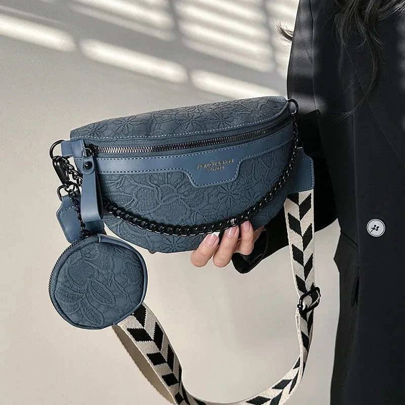 Designer Kvinna Pack Retro Broderi Bälte Myntväska Dam Midjeväska Modemärke Axlar Crossbody Bröstväskor 240130_voghion.com