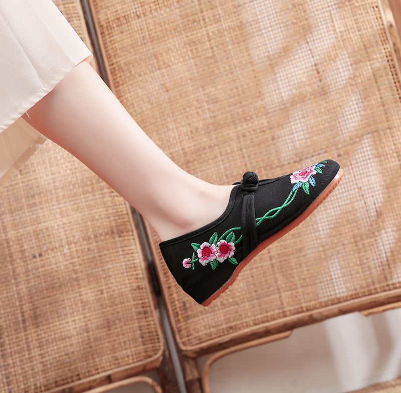 Scarpa da ballo in tessuto singolo con fibbia in stile cinese con ricamo floreale, suola in tendine di mucca, da donna_voghion.com