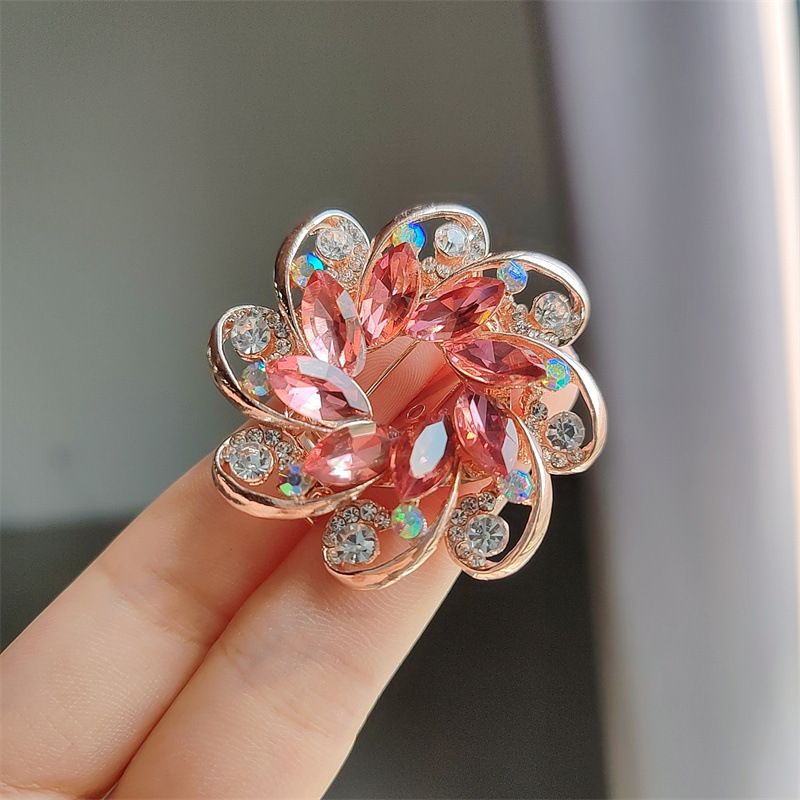 Baroque crystal enamel brooch, women's clothing niche sense, high-end accessories, ins chest flower_voghion.com