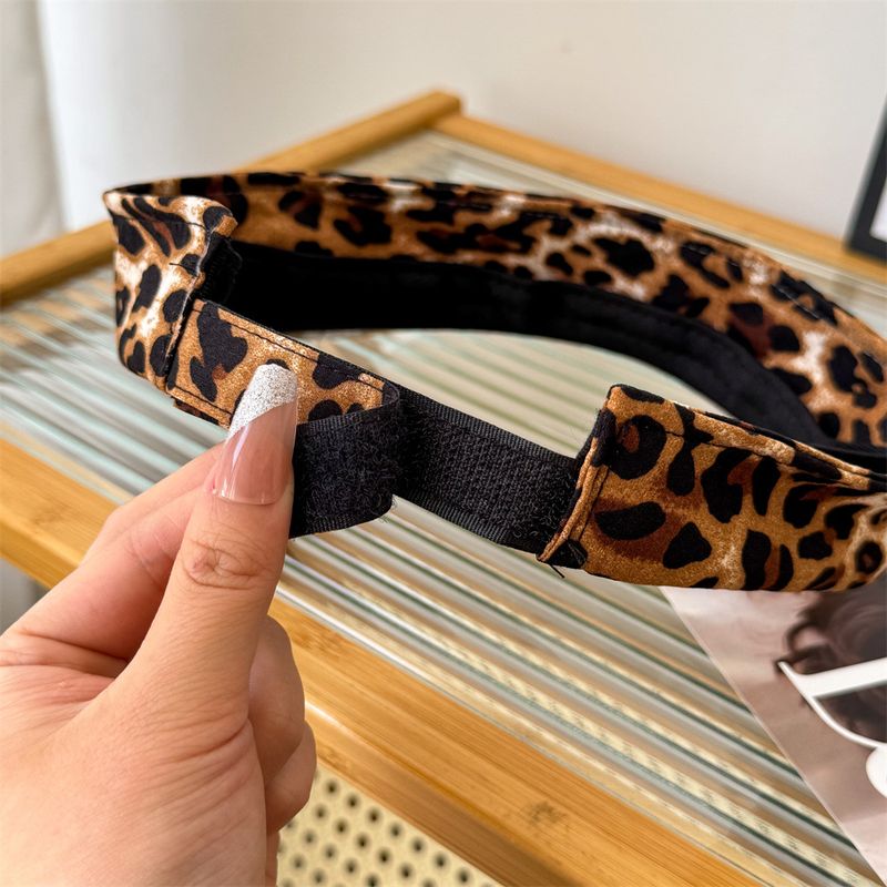Cappello da baseball da donna con visiera trasparente, versatile, senza visiera, con stampa leopardata e visiera in TPU, per esterni, con visiera parasole_voghion.com
