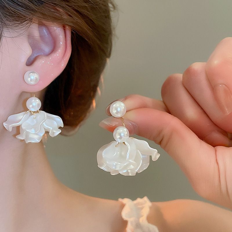 Orecchini a bottone in argento con fiocco e fiore, stile artistico, stile francese, di lusso e alla moda._voghion.com