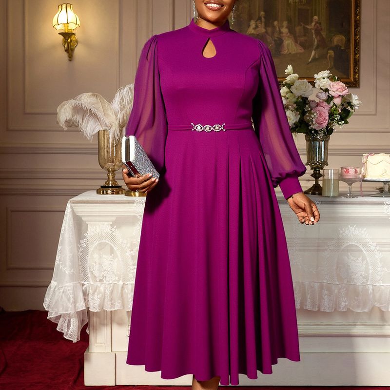 Elegantes lila Abendkleid in Übergröße – Hoher Halsausschnitt, transparenter Ausschnitt, Glockenärmel aus Chiffon und Kristallgürtel (0XL–4XL, A-Linie, Midi, formelles Partykleid)_voghion.com