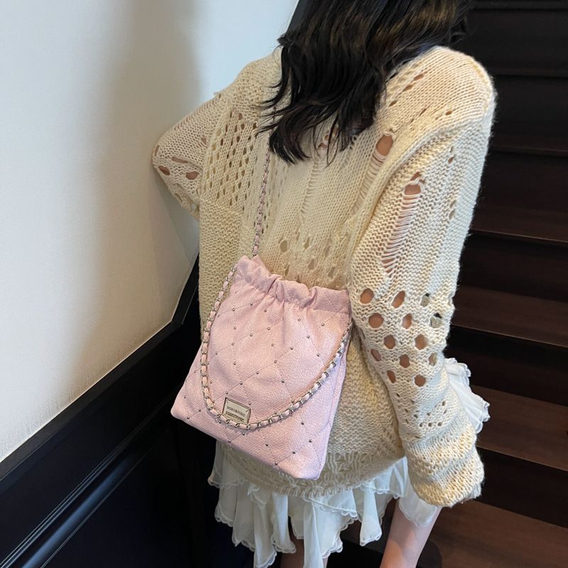 Nuova borsa a secchiello plissettata da donna, autunno inverno 2025, con tracolla a catena in tela, di alta qualità_voghion.com