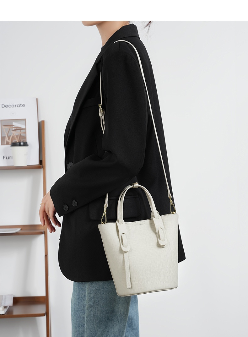 Nuova borsa a secchiello portatile alla moda in morbida pelle bovina con borsa a tracolla singola a spalla di alta qualità Borsa minimalista in pelle bovina con strato superiore per le donne_voghion.com