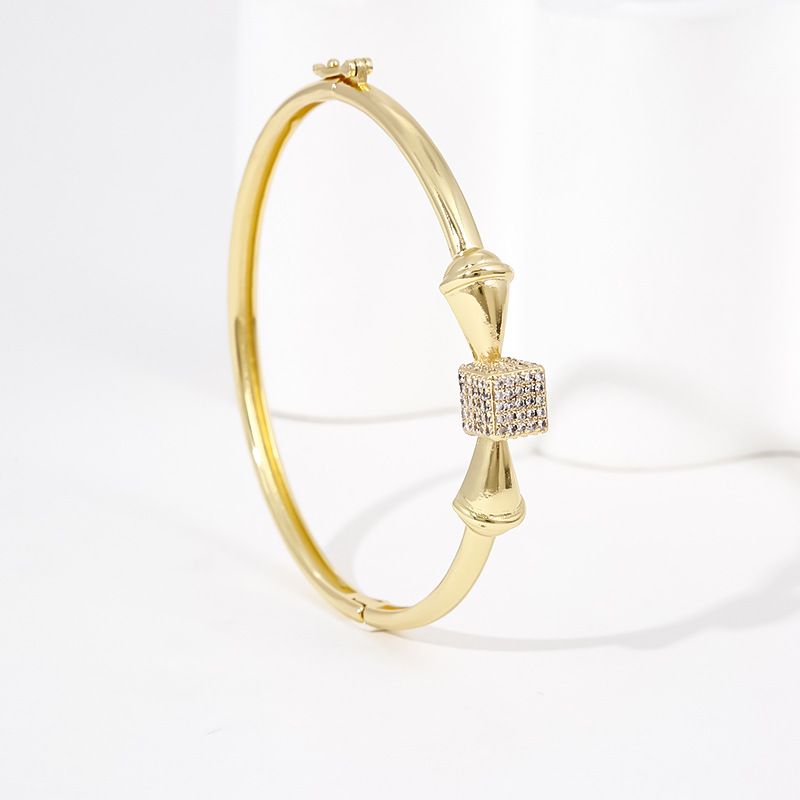 New personalized exaggerated zircon small square nails geometric design sense niche fashion women's bracelet_voghion.com