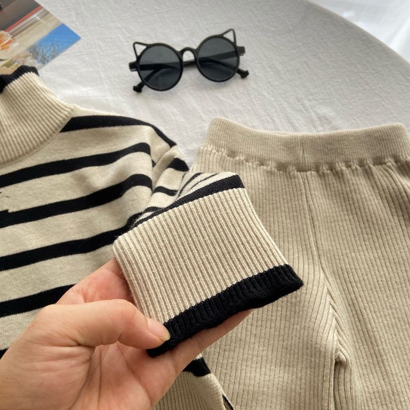 Outfit per bambini in stile coreano 2024 autunno inverno nuovo set in maglia a righe con collo alto, maglione aderente e gamba larga_voghion.com