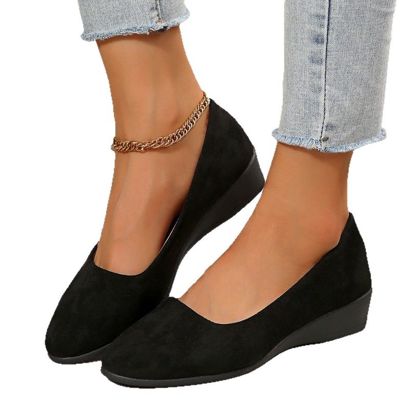 Large Casual Flat Bean Shoes Autumn, New Pointed Soft Sole Wearing On The Outside, Shallow Mouth Single Shoe For Women_voghion.com