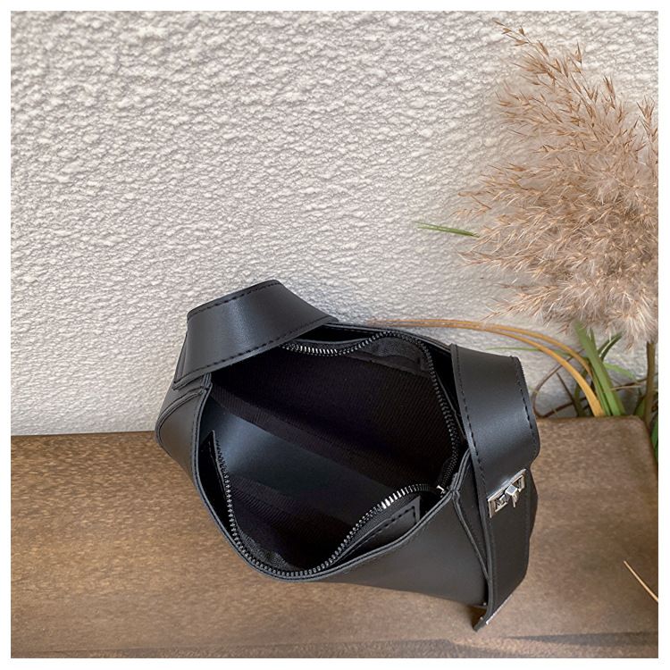 Retro Saddle Bag for Women 2024 New French Fashion Single Shoulder Underarm Bag Solid Color Versatile Crossbody Bag_voghion.com