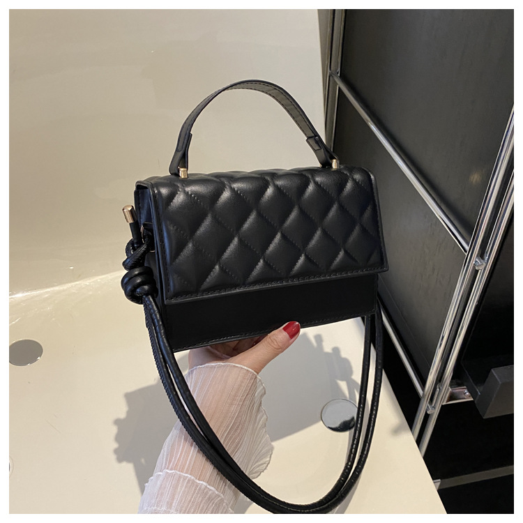 2023 new fashion simple small fragrant wind women's bag net red niche women's bag rhombus single shoulder diagonal bag design sense_voghion.com
