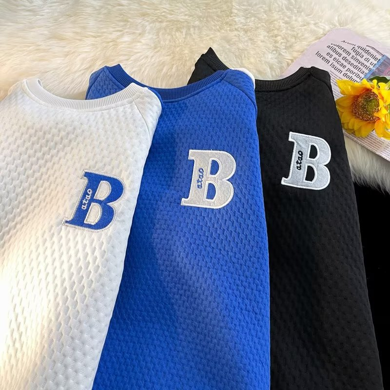 Vêtements d'été pour hommes, combinaison de sport décontractée gaufrée assortie aux couleurs, haut ample à manches courtes et short, costume deux pièces pour étudiants_voghion.com