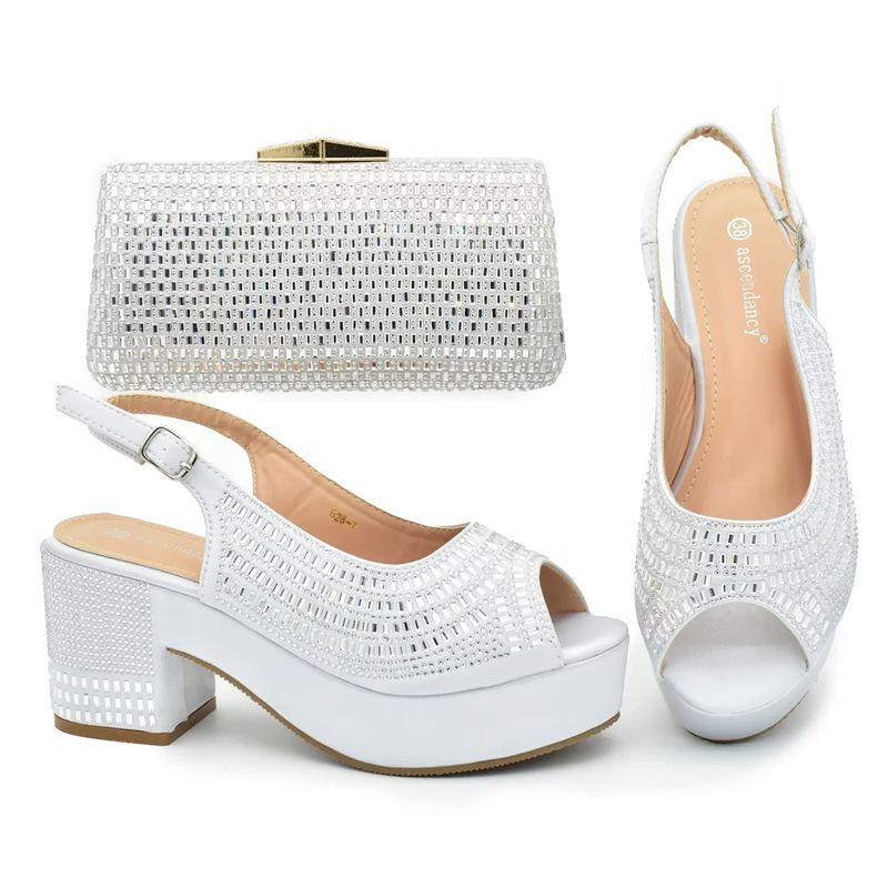 Set mit klobigen Sandalen mit Fischmaul, rundem Kopf und Schnürung hinten sowie Dinnertasche mit Diamanten_voghion.com