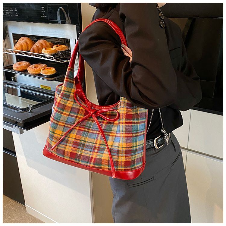 Borsa a tracolla grande ed elegante con tracolla staccabile, borsa a mano spaziosa per lavoro e viaggio, con motivo a quadri a blocchi di colore, per donna_voghion.com