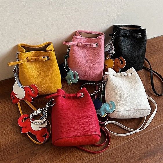 Squisita mini borsa a tracolla versatile per donna, estate 2025, super popolare, alla moda, elegante e alla moda._voghion.com