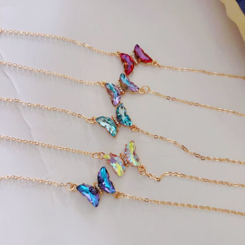 Collana con ciondolo a forma di farfalla con diamanti in stile INS da donna, stile hip hop geometrico corto_voghion.com