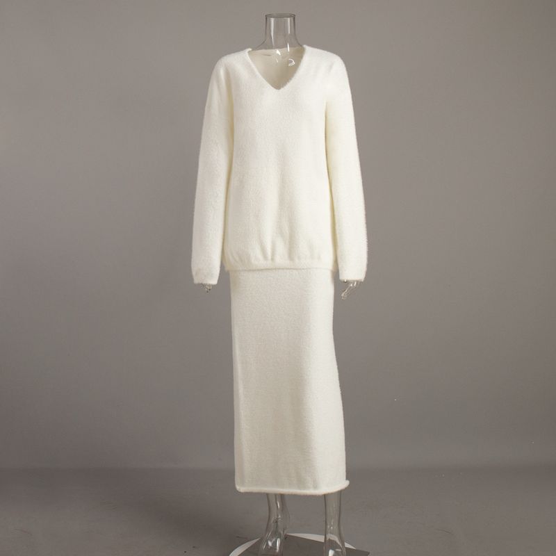 Mink Fur For Women, Autumn And Winter Commuting Simple Knitted V-neck Sweater + Skirt Set Wrinkle Outfit_voghion.com