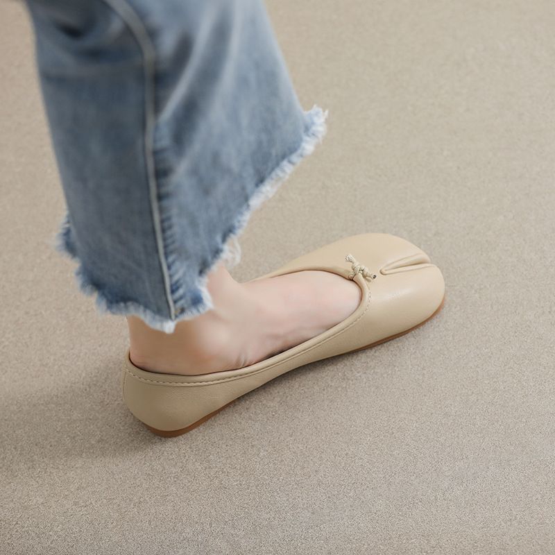 French Mary Jane Shoes Women's One-pedal Pig's Trotters Split-toe Flat-soled Single Shoes Soft-soled Shallow Mouth Large-size Women's Shoes_voghion.com