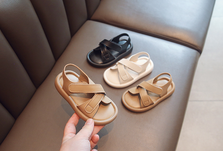 2024 Sandali versatili per bambini semplici alla moda da spiaggia della nuova ragazza estiva 2024 Scarpe singole di marca alla moda con suola morbida_voghion.com